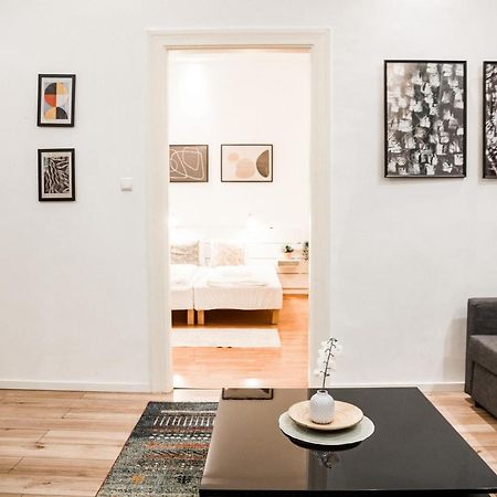 Stylish&Spacious ! Central location Kazincy Netflix Budapest Exterior foto