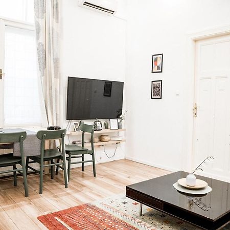 Stylish&Spacious ! Central location Kazincy Netflix Budapest Exterior foto