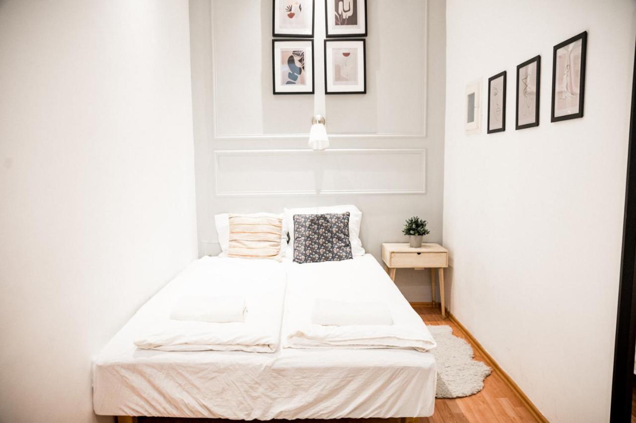 Stylish&Spacious ! Central location Kazincy Netflix Budapest Exterior foto