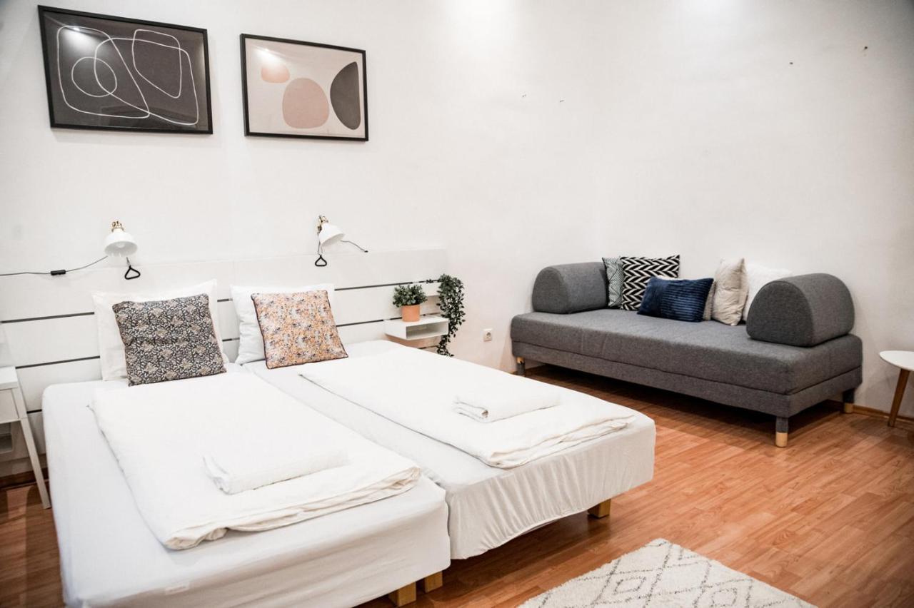 Stylish&Spacious ! Central location Kazincy Netflix Budapest Exterior foto
