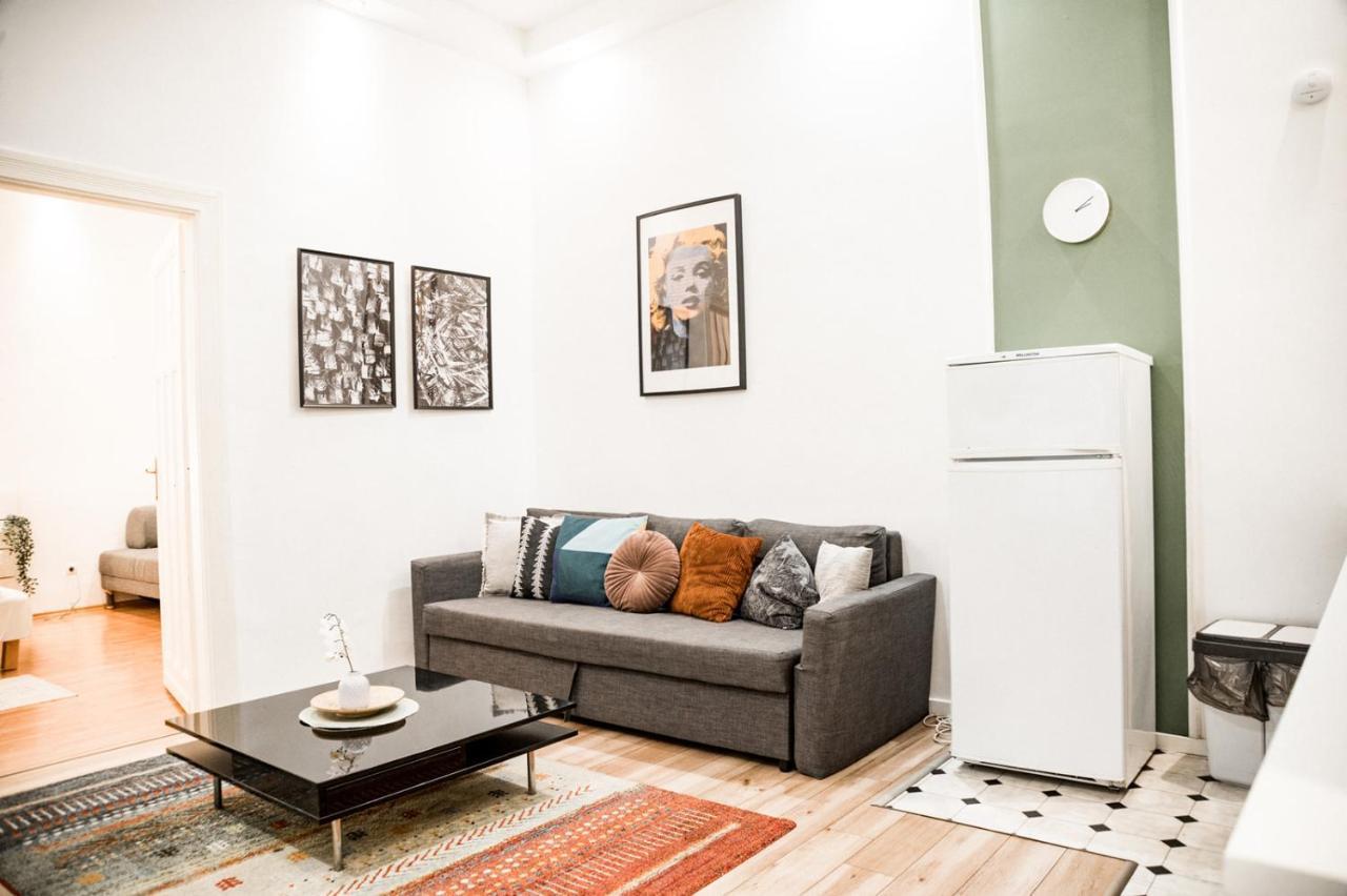 Stylish&Spacious ! Central location Kazincy Netflix Budapest Exterior foto